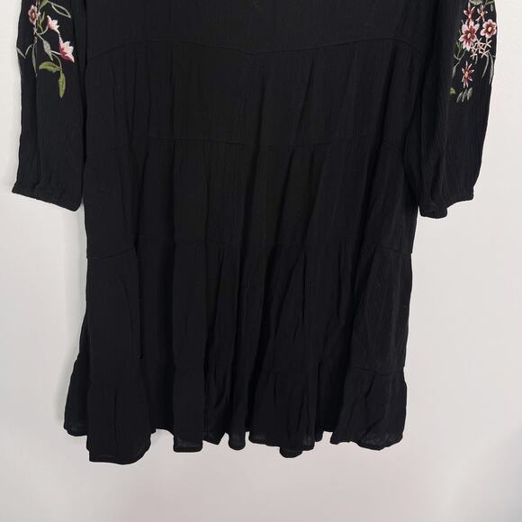 Francescas Blue Rain Medium Black Floral Embroidered V Neck Tiered Dress Crepe - Picture 7 of 10